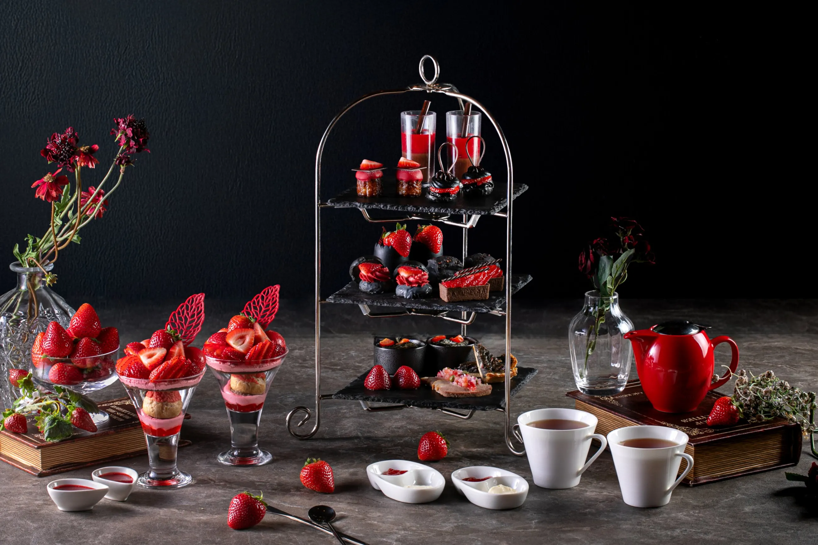 Strawberry Afternoon Tea Black×Red【新宿プリンスホテル】