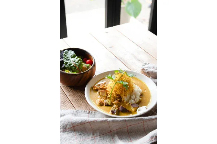 おいもとチキンの粒マスタードカレー　1,000円