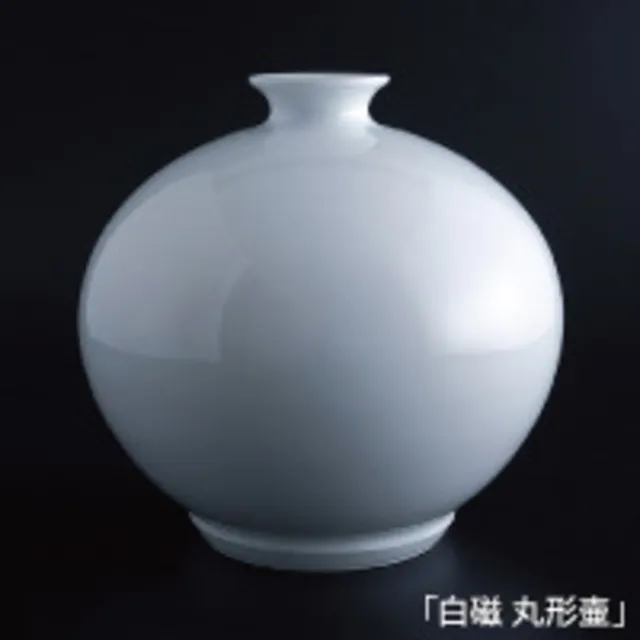 人間国宝　井上萬二先生の白磁重ね 有田焼の人間国宝・井上萬二さんの作陶展 94歳を迎えた熟練の技