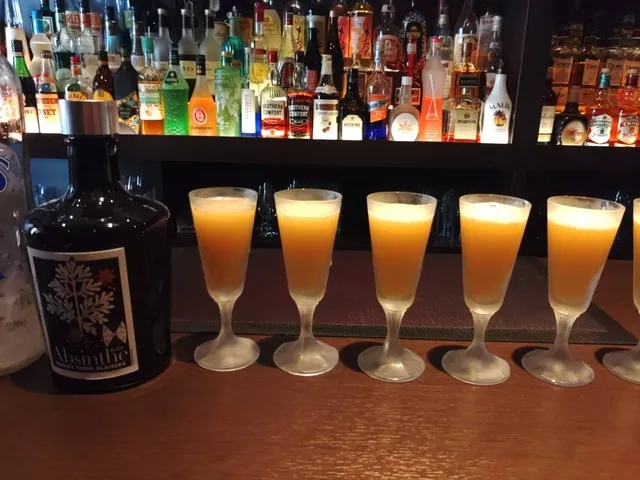 ひとくちカクテル飲み比べ＆カクテル作り体験会（10月）