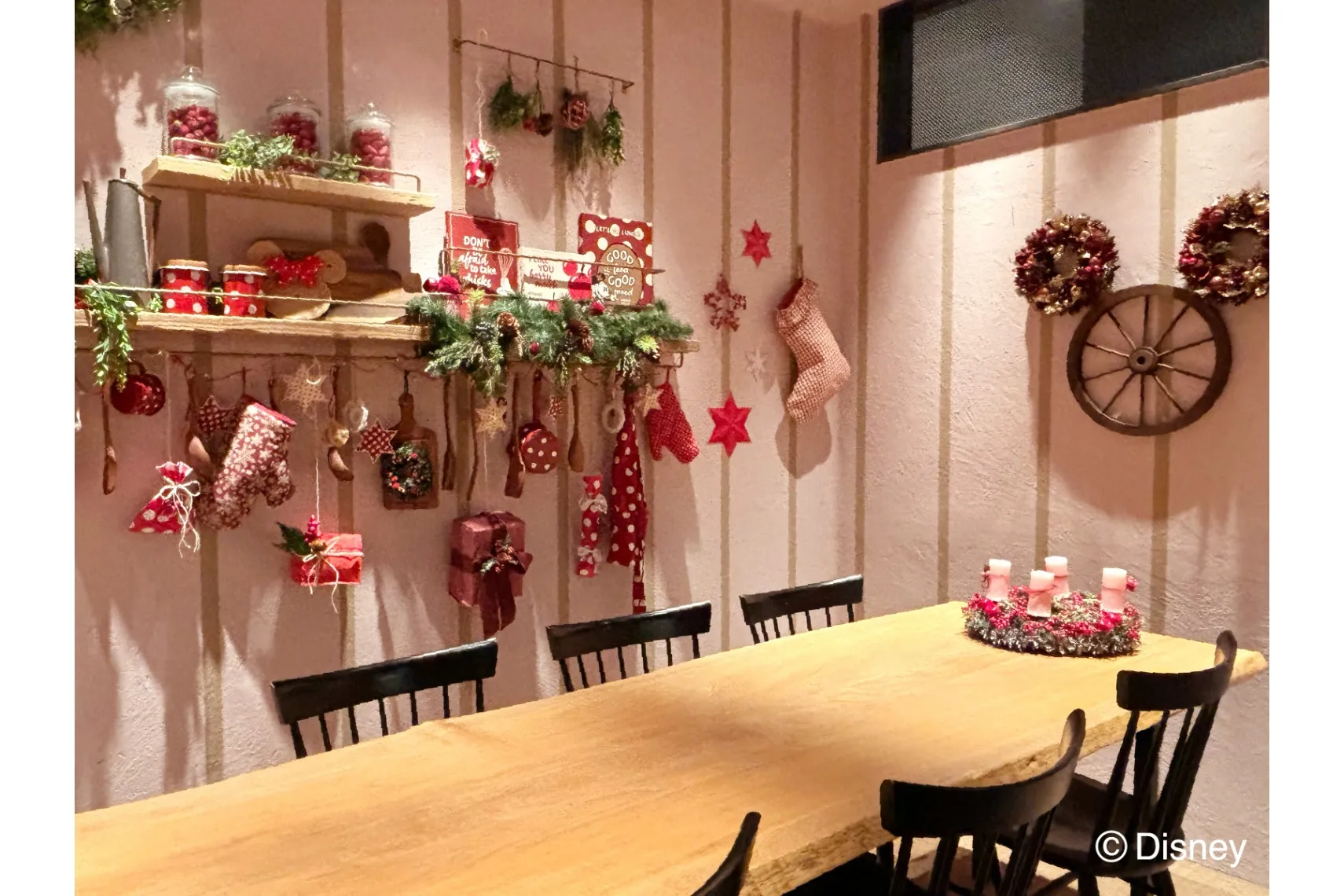 シーズンアレンジメント　プレゼント　ディスプレイ　2点セット　クリスマス クリスマスコスメフォトスタイリング｜横浜ディスプレイミュージアム