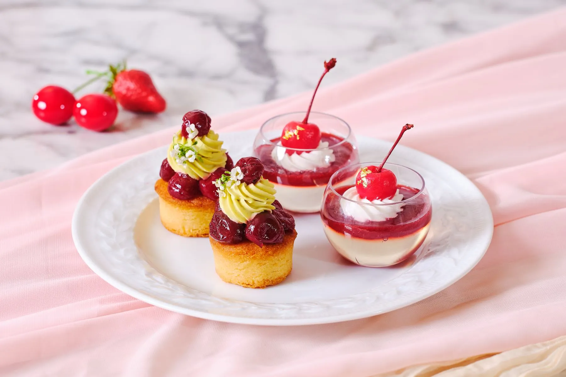 春いちごと真っ赤なチェリーのアフタヌーンティー【リストランテ