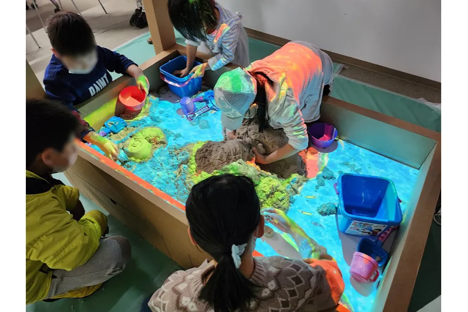 小学館の図鑑NEO たんけん昆虫フェス　～きみはギラファ派、それともヘラクレス派？～_6