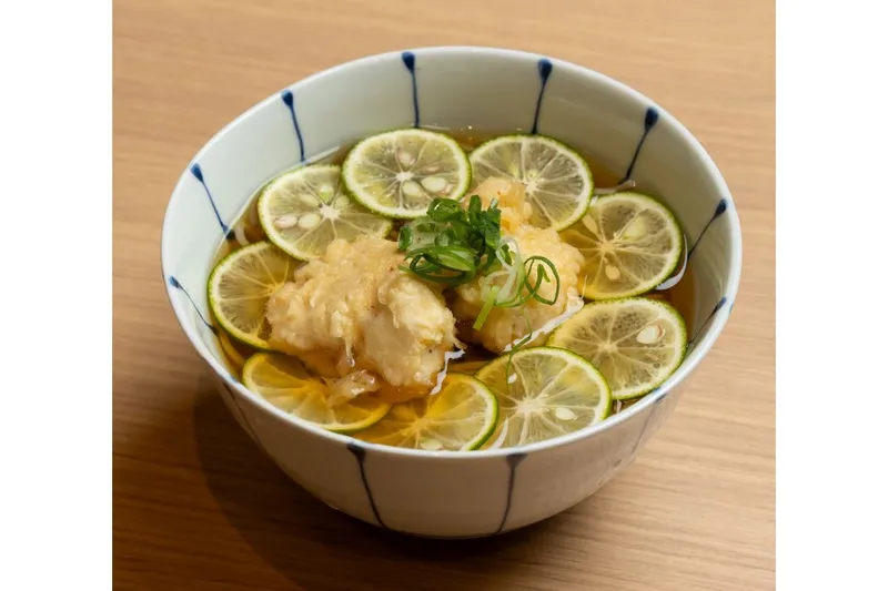 【石臼挽き蕎麦 そと一／B1】　 鶏天すだち冷やかけそば　￥1,640