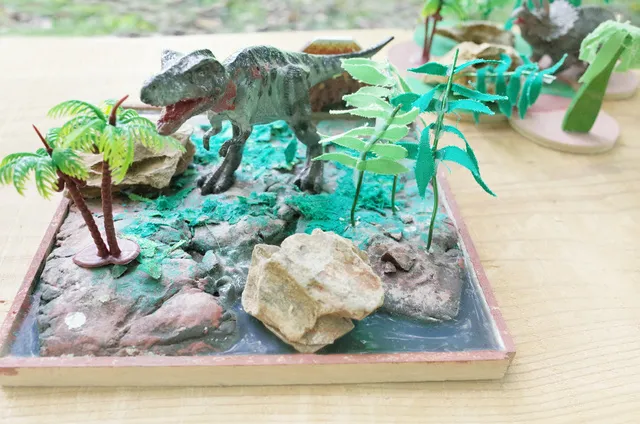 夏休み限定　木工クラフト　恐竜ジオラマ作り_1