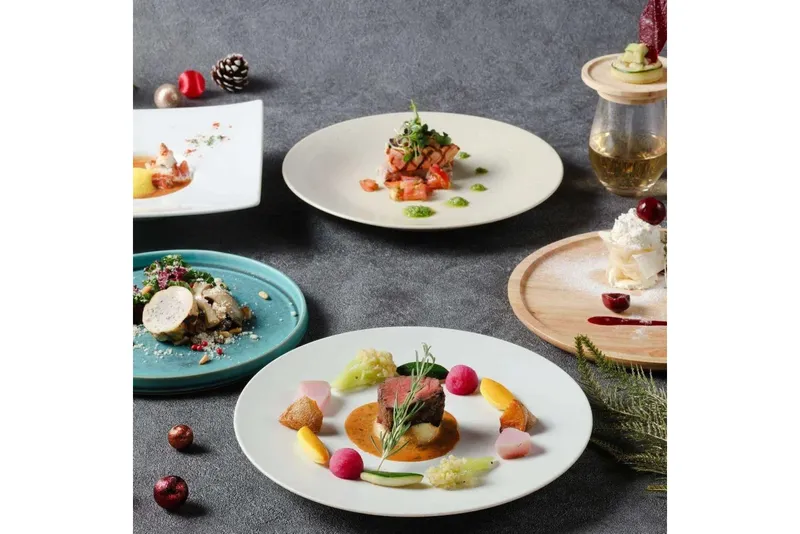 【クリスマス2025】ハーブ香る牛ランプ肉ロースト等全6品【レム六本木】