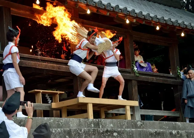 往馬大社火祭り_1