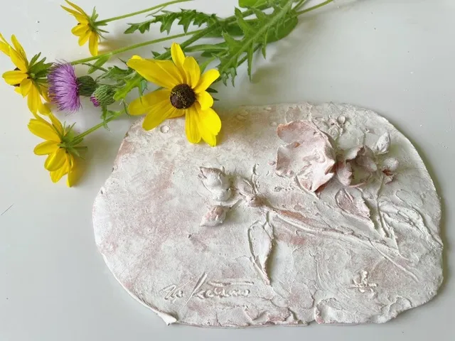 日展作家が教えるアート教室「季節の草花をモチーフにレリーフ作品を作る」_1
