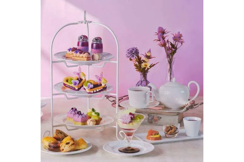 ぶどうと栗のパープルアフタヌーンティー【リストランテ マンジャーレ ウォーターエッジ YOKOHAMA】