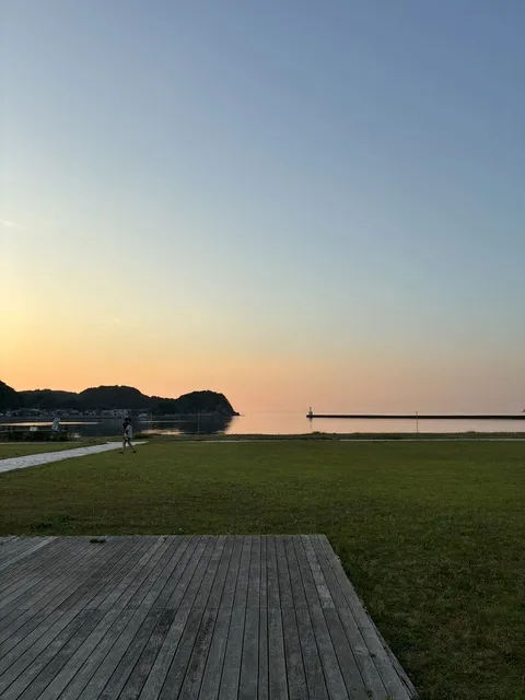 シーズン・イン・ザ・サン -海辺の夕暮れ市-_1