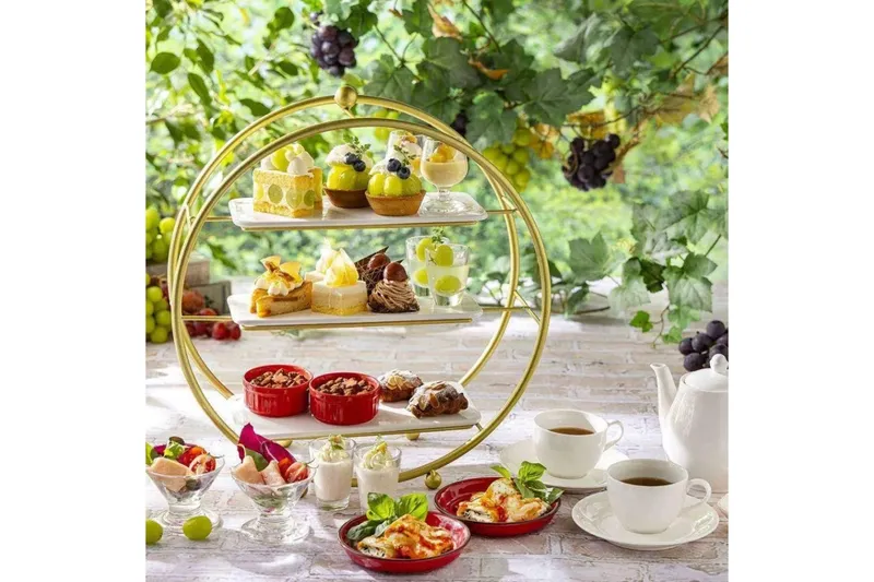 シャインマスカットと秋の恵みのアフタヌーンティー【インターナショナル ガーデンホテル成田 レストラン AVANTI】