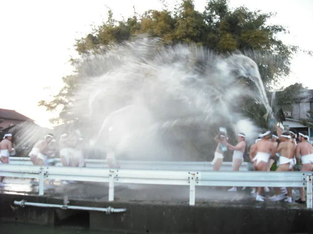 大島の水かけまつり