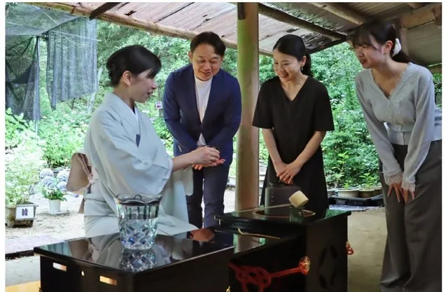里山の青空で楽しむ「野点茶道」ともぎたて原木椎茸の食育体験_1