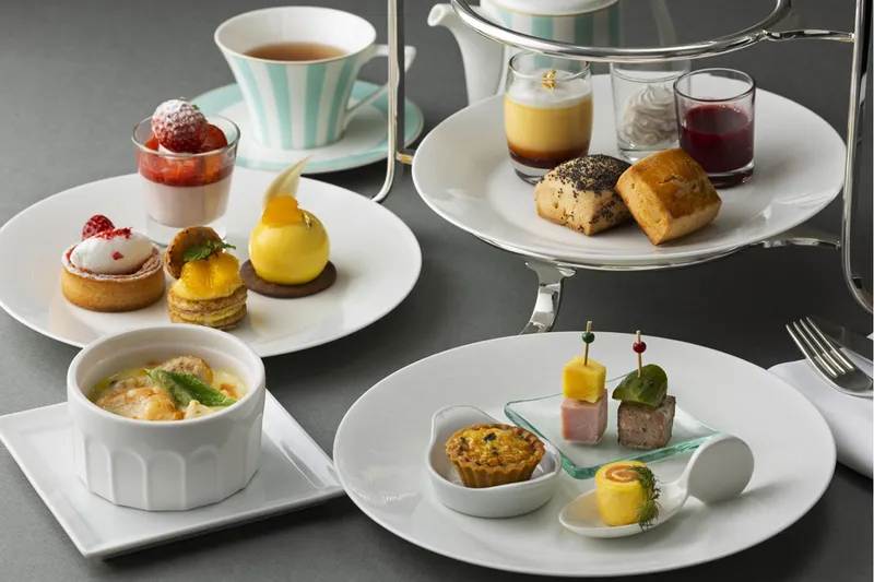 ホワイトショコラが香るフルーツアフタヌーンティー【東京ステーションホテル】