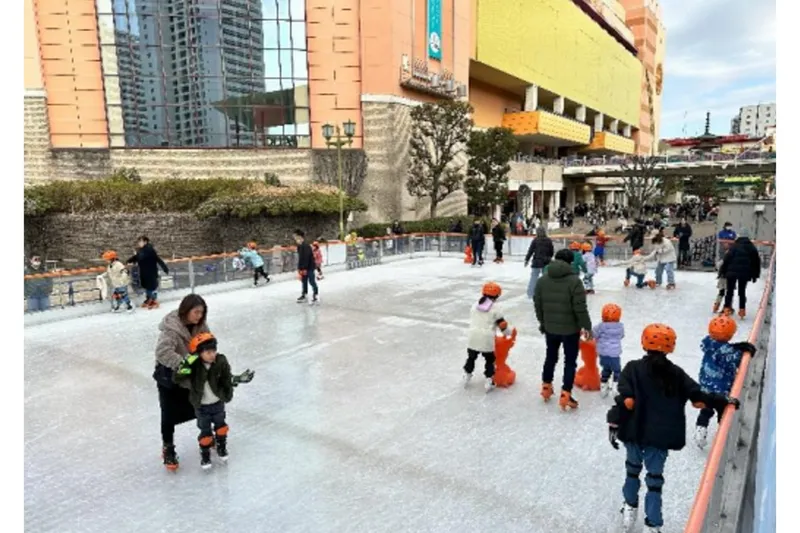 アイススケートリンク「WAKUWAKU ICE WORLD」