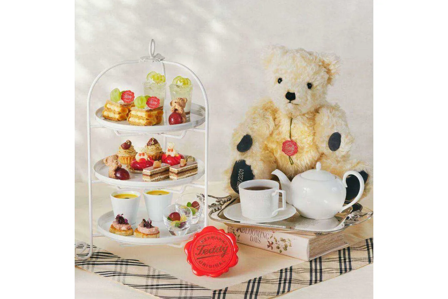 テディジンジャーピンクスノードームアフタヌーンティー