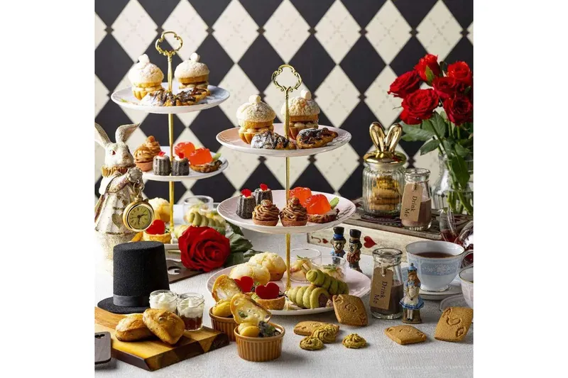 【不思議の国のアリス×パン】秋のアフタヌーンティー【ヒルトン東京】