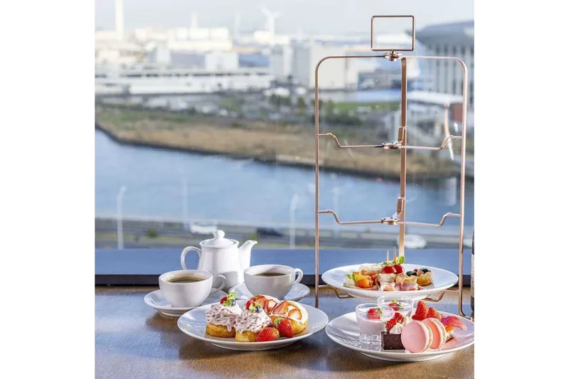 【アフタヌーンティー】スイーツ×イタリアンセイボリーを堪能【イルピノーロ スカイテラス】