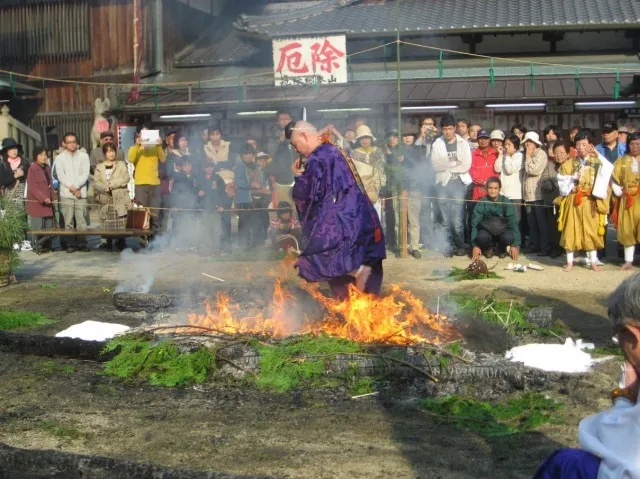 由加山火渡り大祭_1