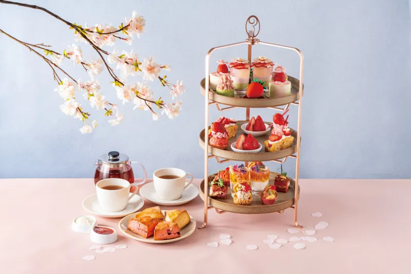 こだわり苺の桜アフタヌーンティー 〜あまりん＆かおりん〜【ローズホテル横浜】