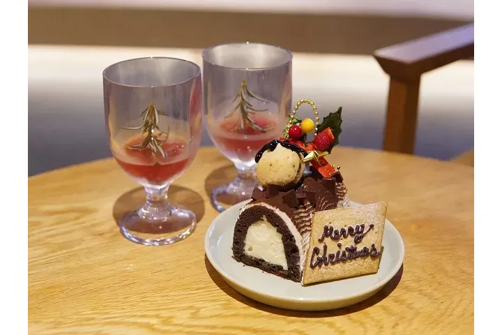 【クリスマス2024】クリスマス限定スペシャルプラン♪手作りブッシュドノエル＆スパークリングワイン付きプラン（食事なし・12時チェックアウト）【HOTEL GRAPHY NEZU】_1