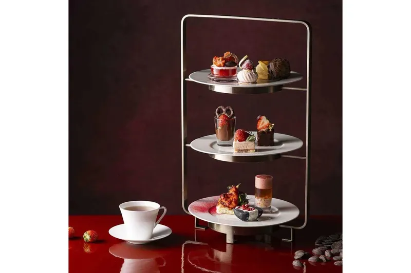 ストロベリー＆チョコレート アフタヌーンティー【ストリングスホテル東京インターコンチネンタル】