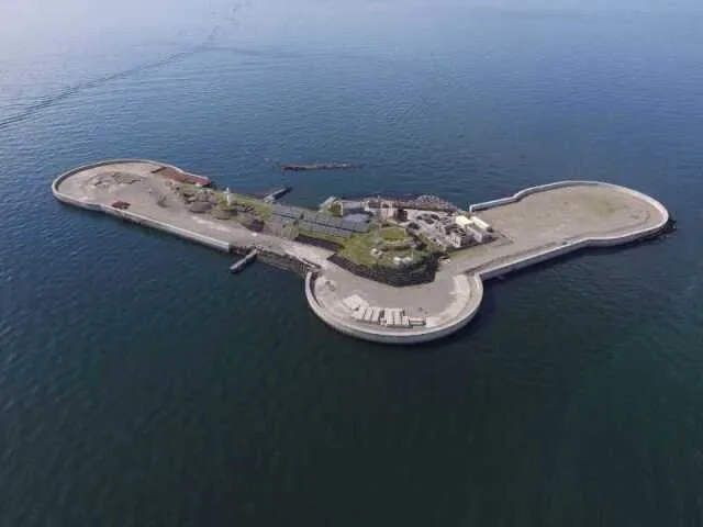 無人島「猿島」＆明治の軍事要塞島「第二海堡」2島上陸ツアー_1