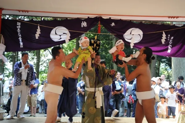 生子神社の泣き相撲_1