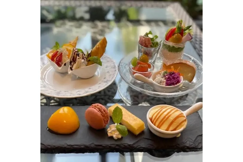【アフタヌーンティー】名物野菜ミニパフェやスイーツを堪能【CAFE QUARTIER LATIN 青山・表参道】