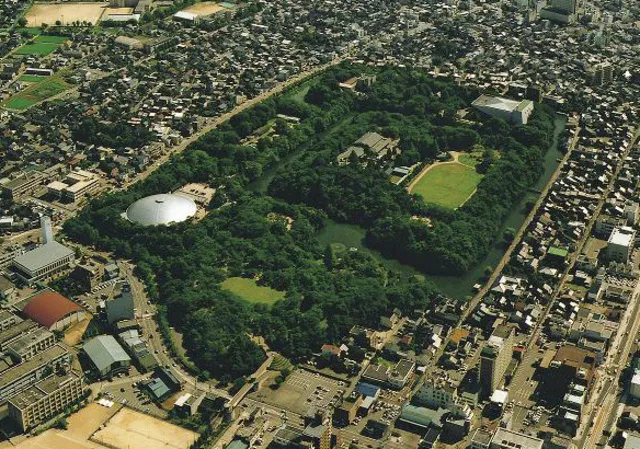 常設展 お宝コーナー「高岡開町の祖　前田利長公入城記念　高岡城・古城公園の絵図」_1