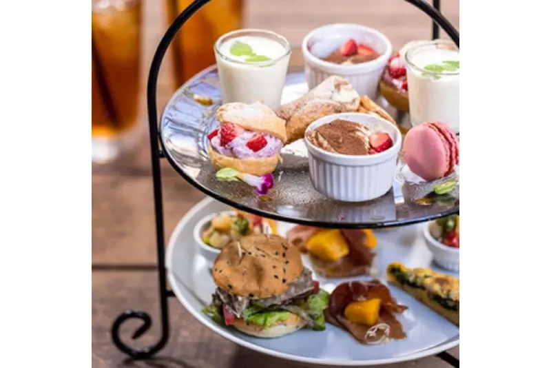 【秋アフタヌーンティー】マスカット等旬のデザートとセイボリー【PIZZA＆ROTISSERIE LA COCORICO 渋谷】