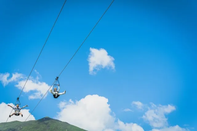 HANAZONO ZIPFLIGHT_1