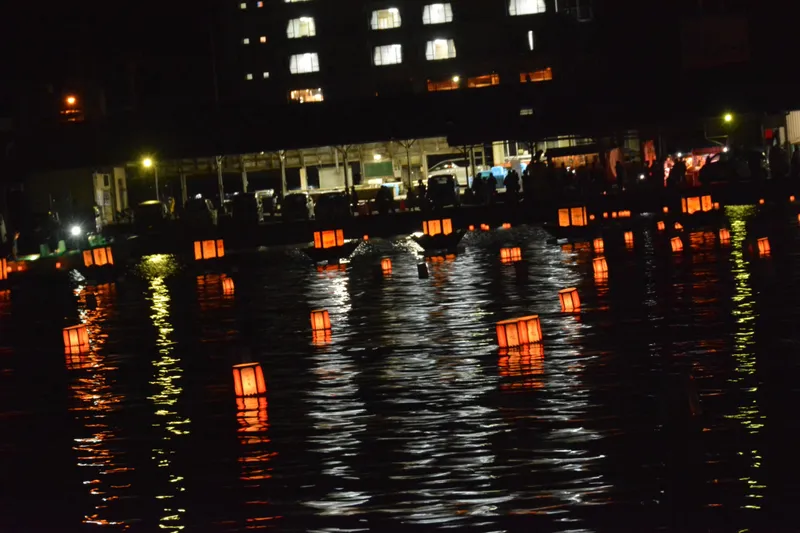 誕生寺　灯篭流し
