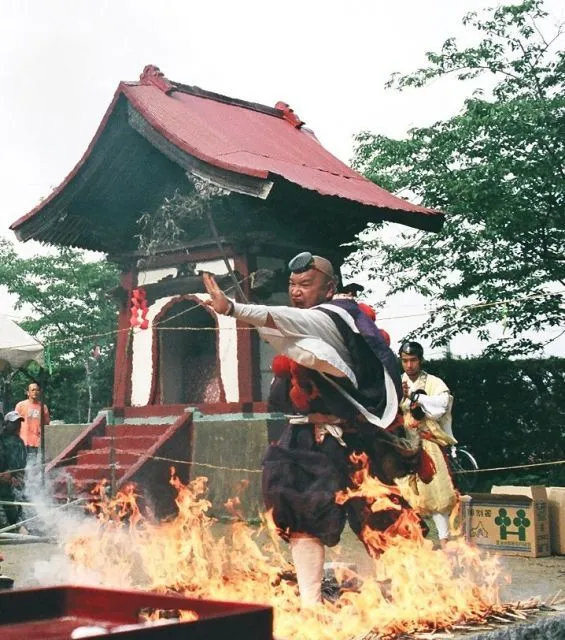 妙音院　火渡り・人形供養