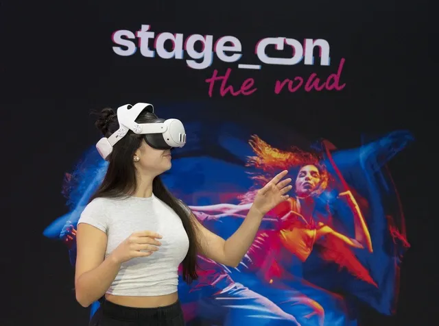 せたがやアートファーム2026　VR&ダンス『ステージ・オン！－もうひとつの舞台へ－』_1