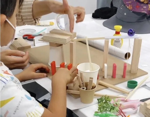 夏休みワークショップ「ピタゴラ装置を作ろう」_1
