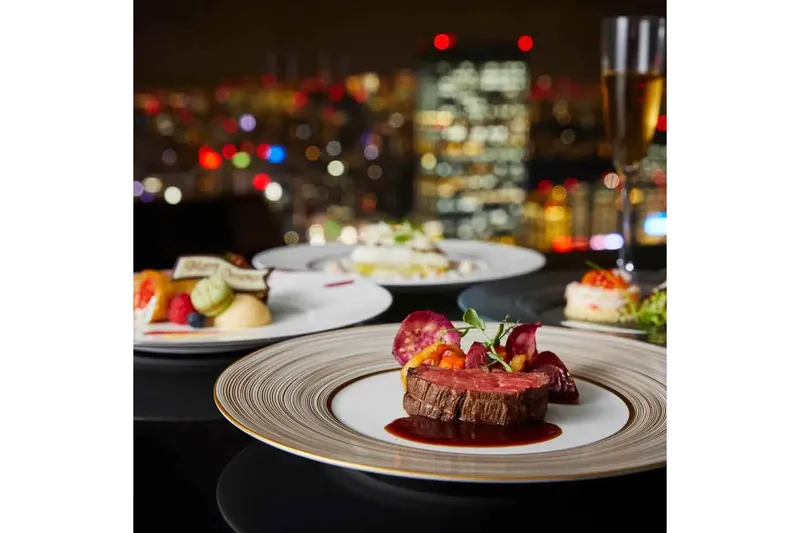 【クリスマス2025】国産牛フィレ肉がメインのディナーコース【京王プラザホテル】