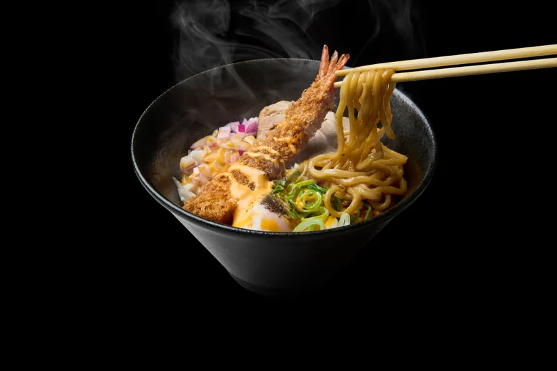 油そば屋「食券無双油そば 黒烏龍亭」