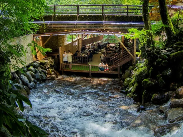 にしめら川床_1