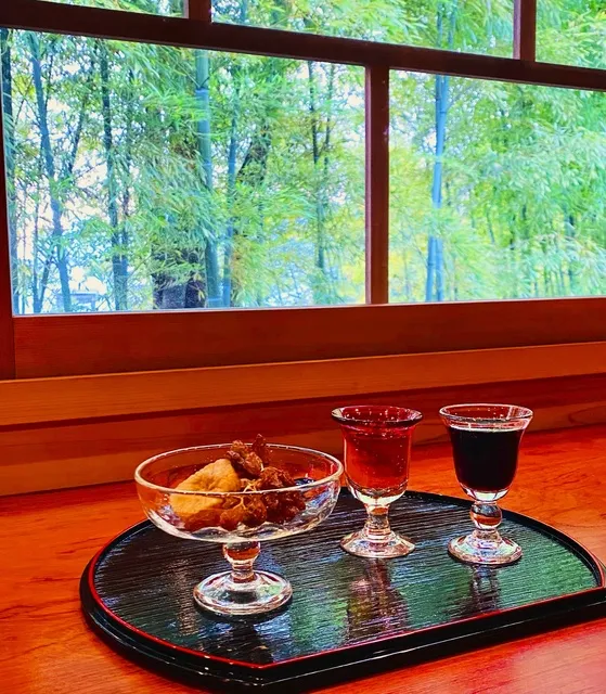 吹きガラスで楽しむカフェ・バー_1