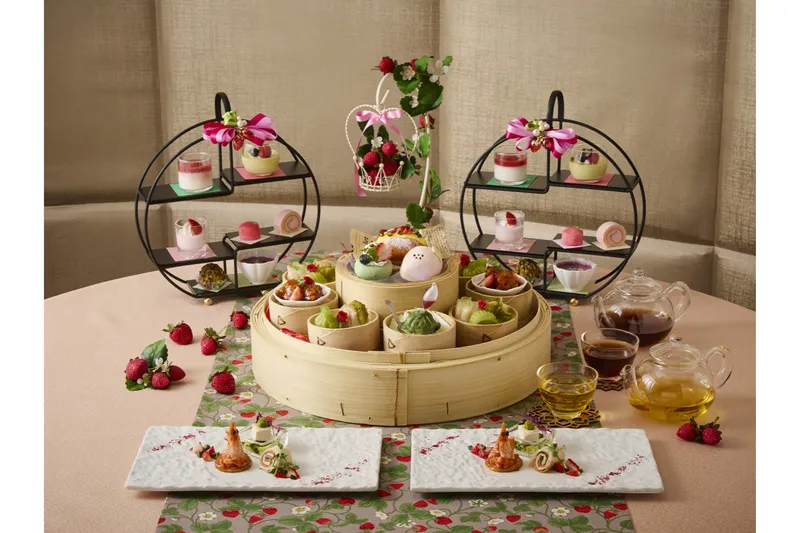 いちごとピスタチオのチャイニーズアフタヌーンティー【ロイヤルパークホテル】