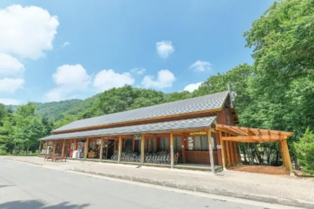 大鬼谷オートキャンプ場　ヤマメのつかみ取り_1