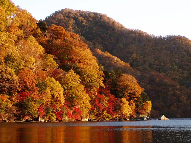 【紅葉・見ごろ】中禅寺湖_1