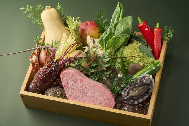 〈五周年スペシャルディナー〉五感に響く感謝の晩餐、限定ディナーの邂逅