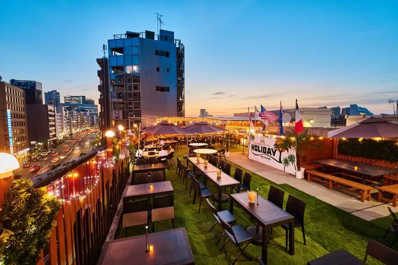HOLIDAY SKY LOUNGE 新宿_1