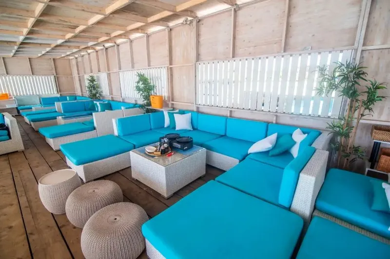 由比ヶ浜 海の家 BBQ ソファ テラス SEASIDE LOUNGE_3