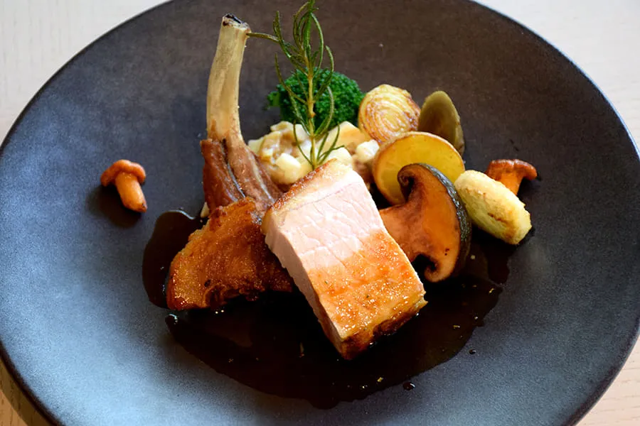 レストラン デュ パルク 「豚ロースのロースト セロリラヴと栗の煮込み ローズマリーの香るソース」