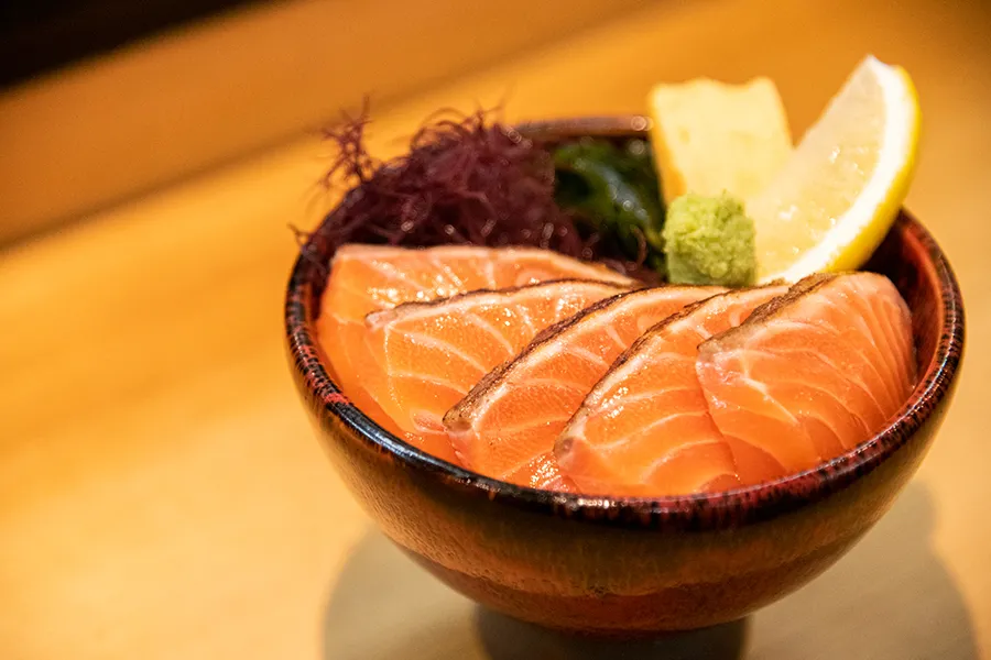 サーモン丼 熊だ