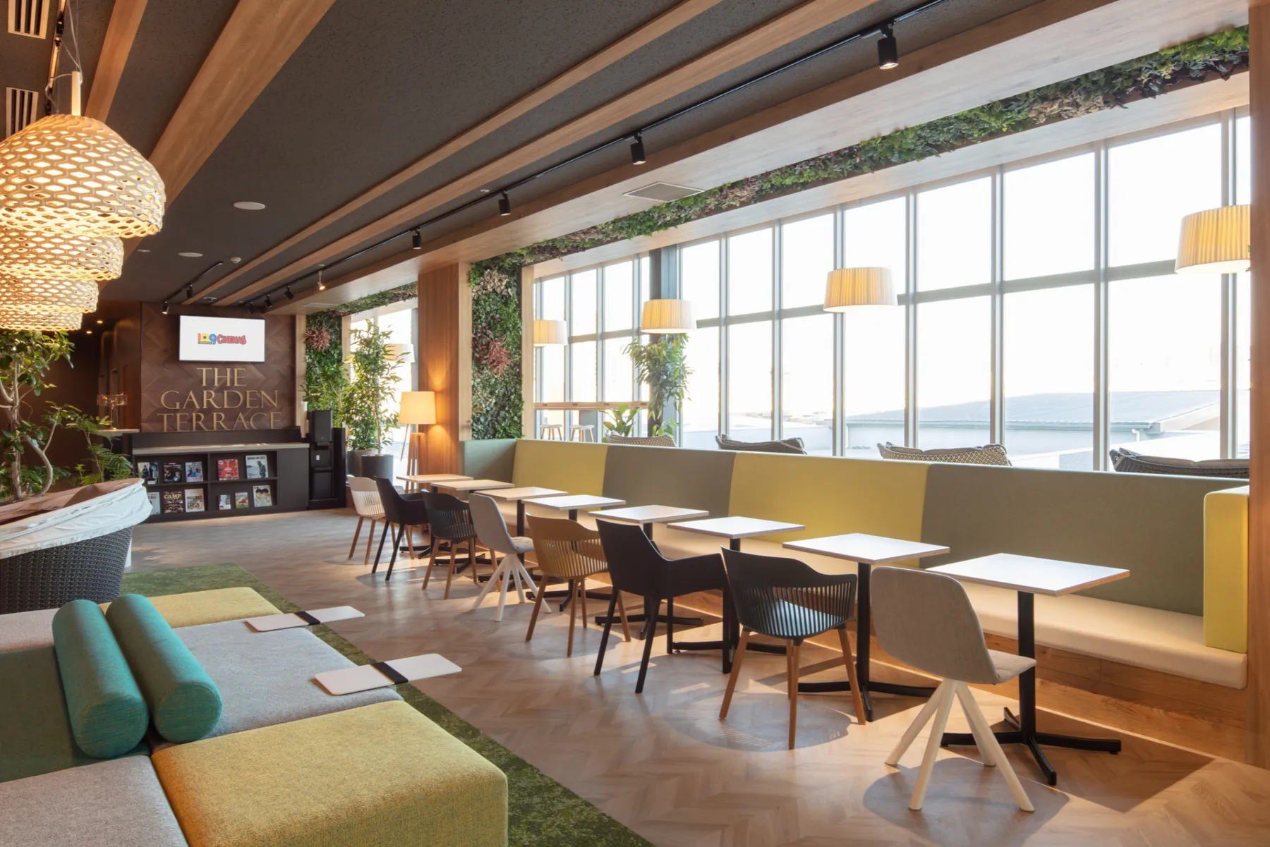 ▲１０９シネマズグランベリーパーク「MEMBER'S LOUNGE THE GARDEN TERRACE」