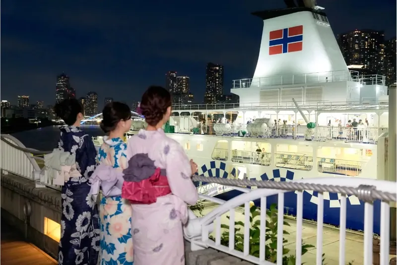 停泊型船上ビアガーデン「さるBEER」